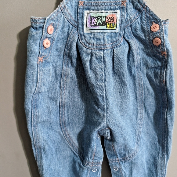 Vintage Born 2B Wild baby girl blue jean overalls size 0-6 months - Picture 2 of 8